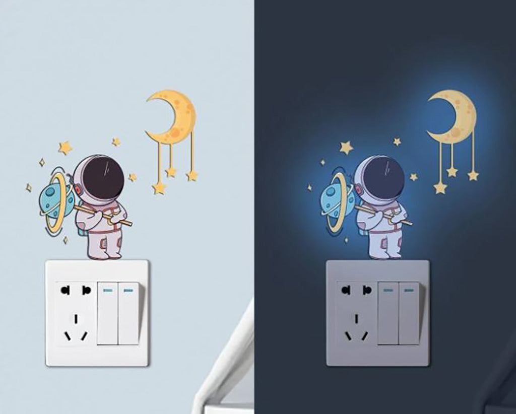 Astronaut - Glow In The Dark Light Switch - Wall Decor