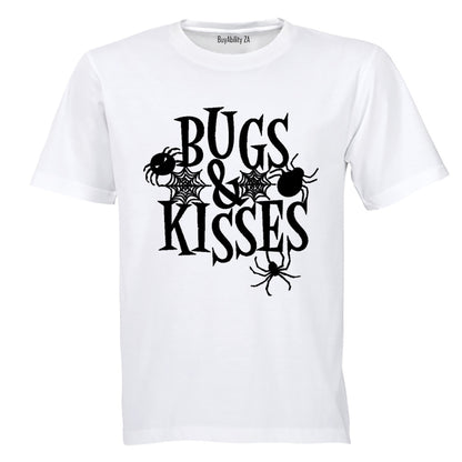 Bugs & Kisses - Halloween - Kids T-Shirt