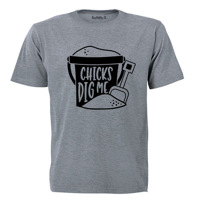 Chicks Dig Me - Bucket + Spade - Kids T-Shirt