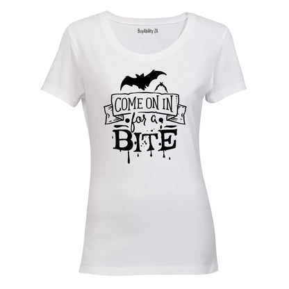 Come In For A Bite - Halloween - Ladies - T-Shirt
