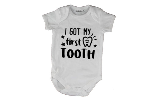 I Got My FIRST Tooth! - Baby Grow