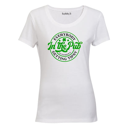 In The Pub - St. Patricks Day - Ladies - T-Shirt