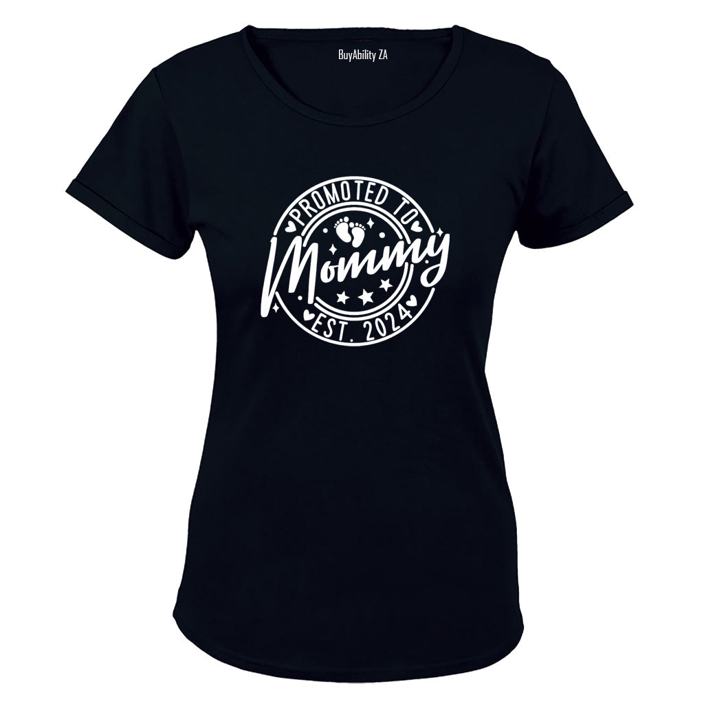Promoted to Mommy 2024 - Circular - Ladies - T-Shirt