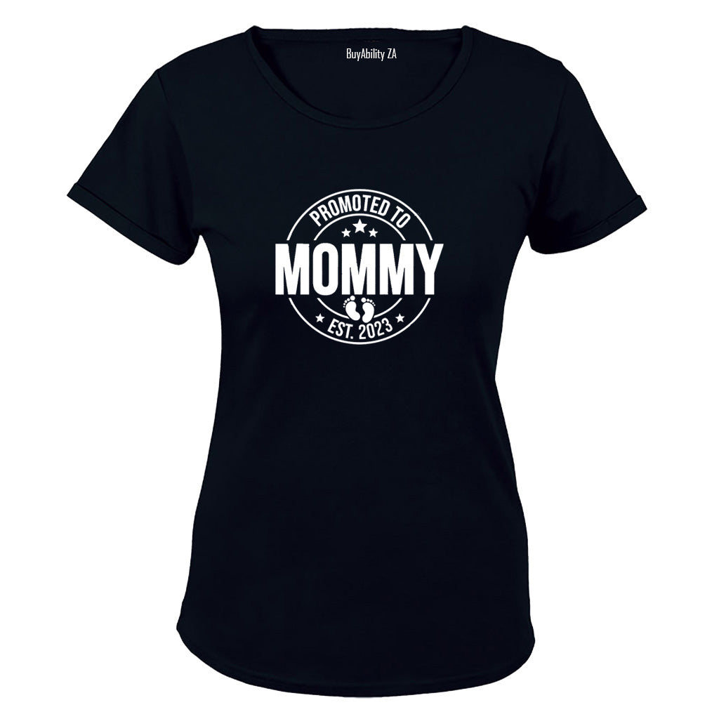 Mommy EST 2023 - Ladies - T-Shirt