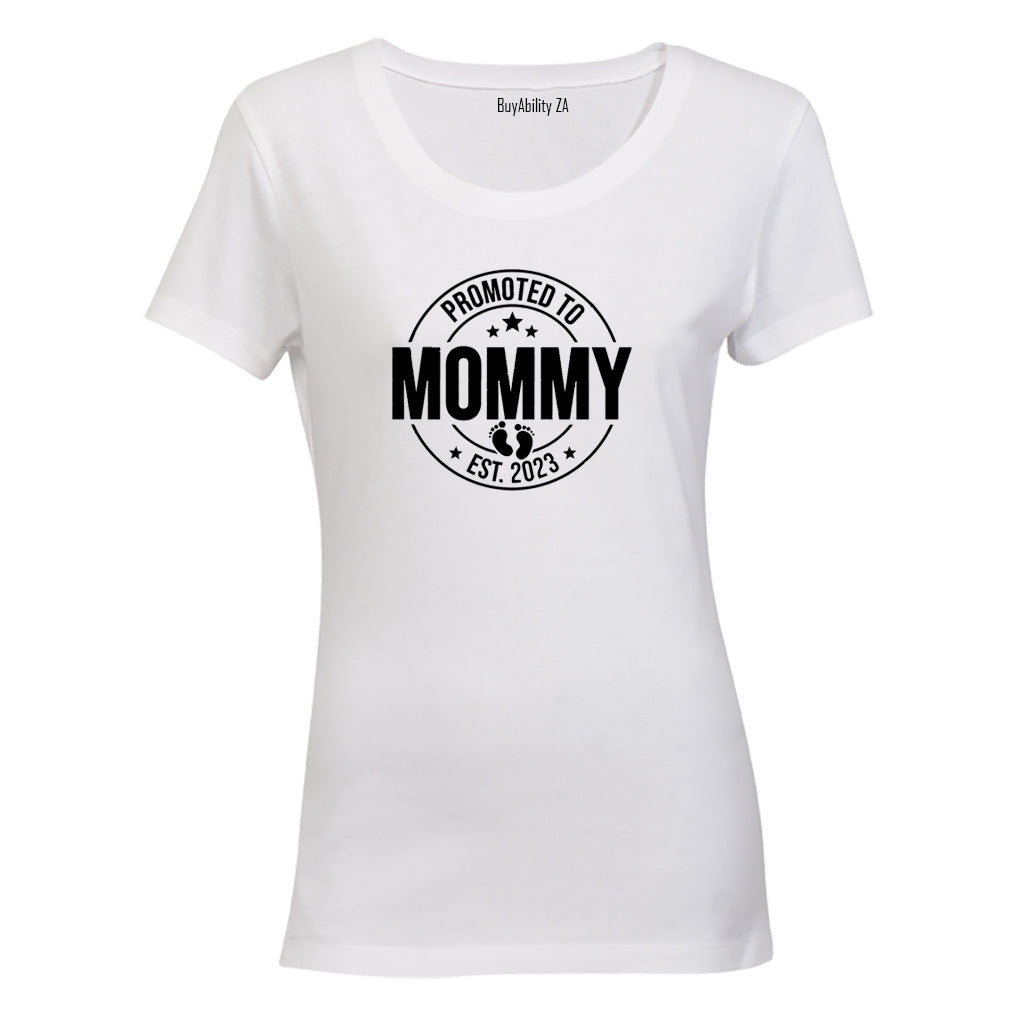 Mommy EST 2023 - Ladies - T-Shirt