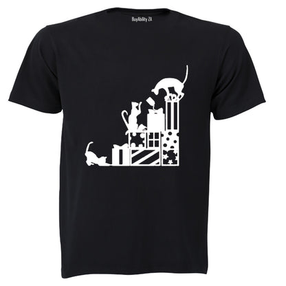 Playful Christmas Cats - Kids T-Shirt