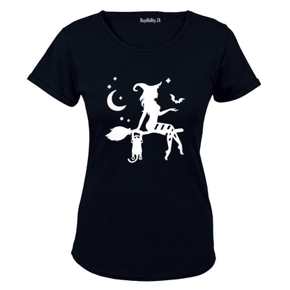 Trendy Witch - Halloween - Ladies - T-Shirt