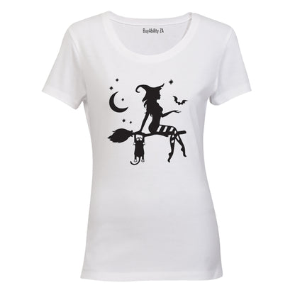 Trendy Witch - Halloween - Ladies - T-Shirt
